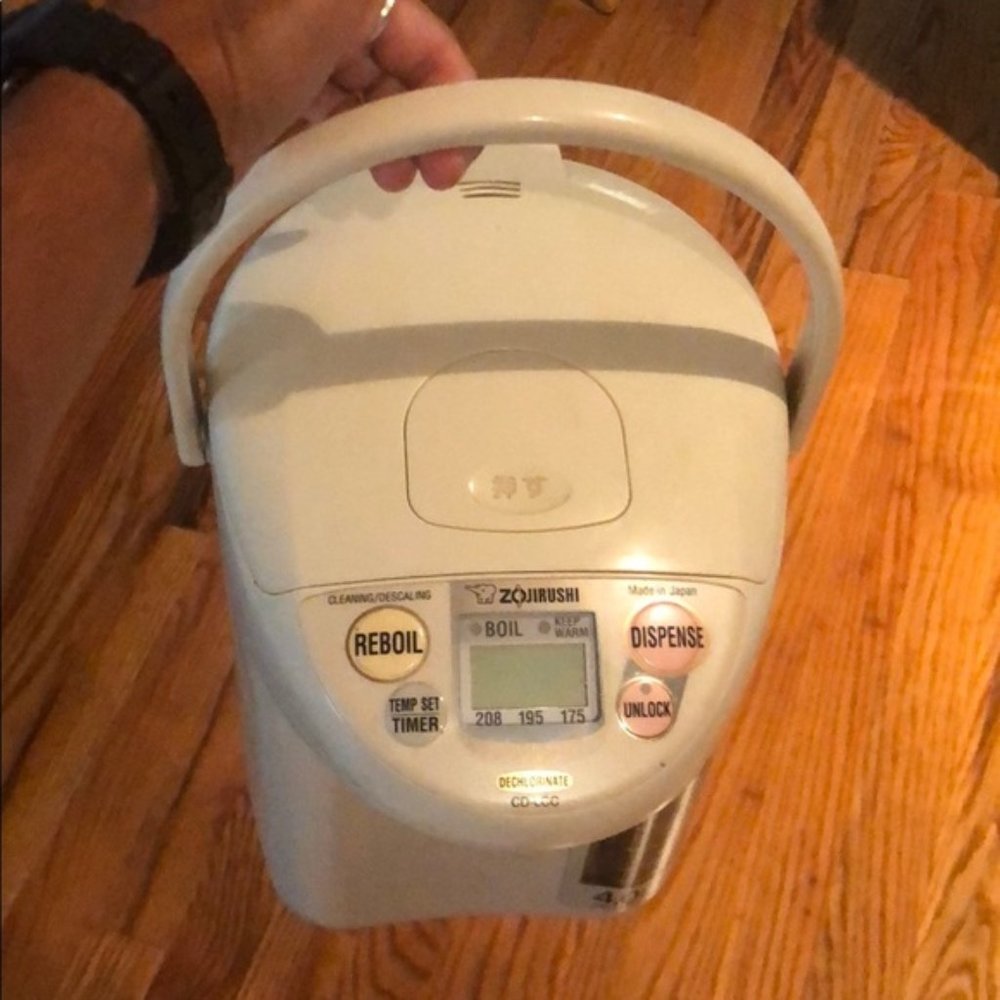 ZOJIRUSHI WATER WARMER (4litres)